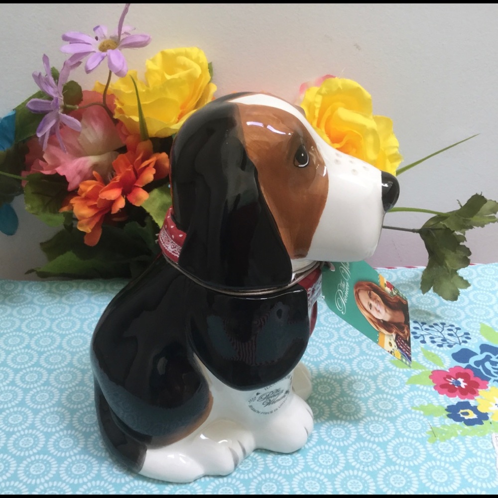 Pioneer Woman Candy Jar. Henry